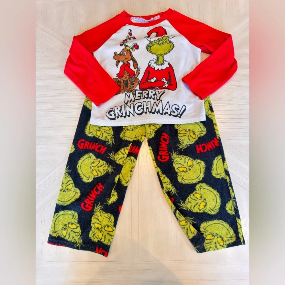 Dr. Seuss The Grinch “Merry Christmas” Fleece Pajamas – Size XS (4/5) – 2-Pc Set